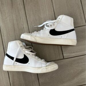 Nike Blazer Mid 77